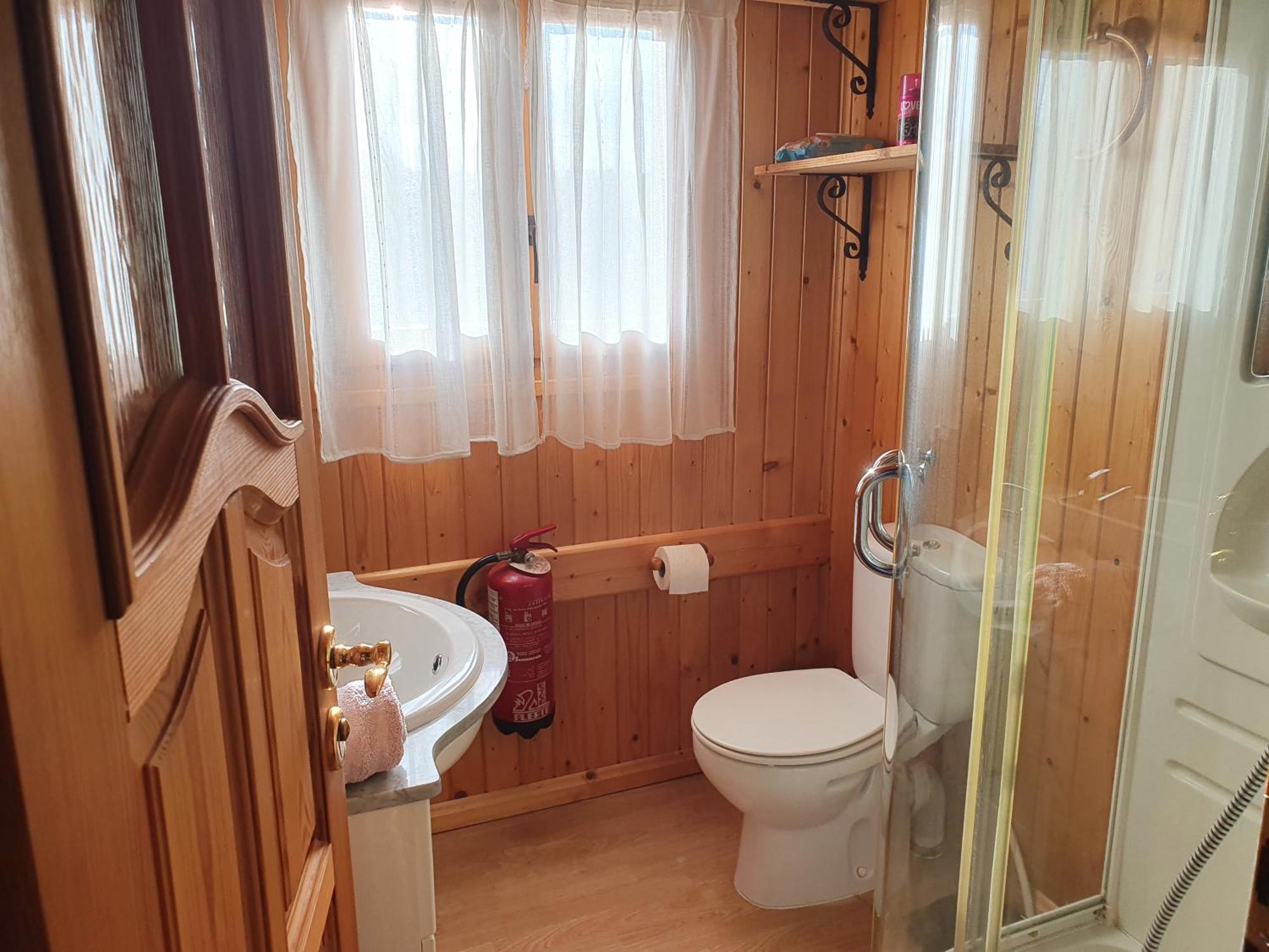 De Madera Especial Y Acogedora Ferienhaus *